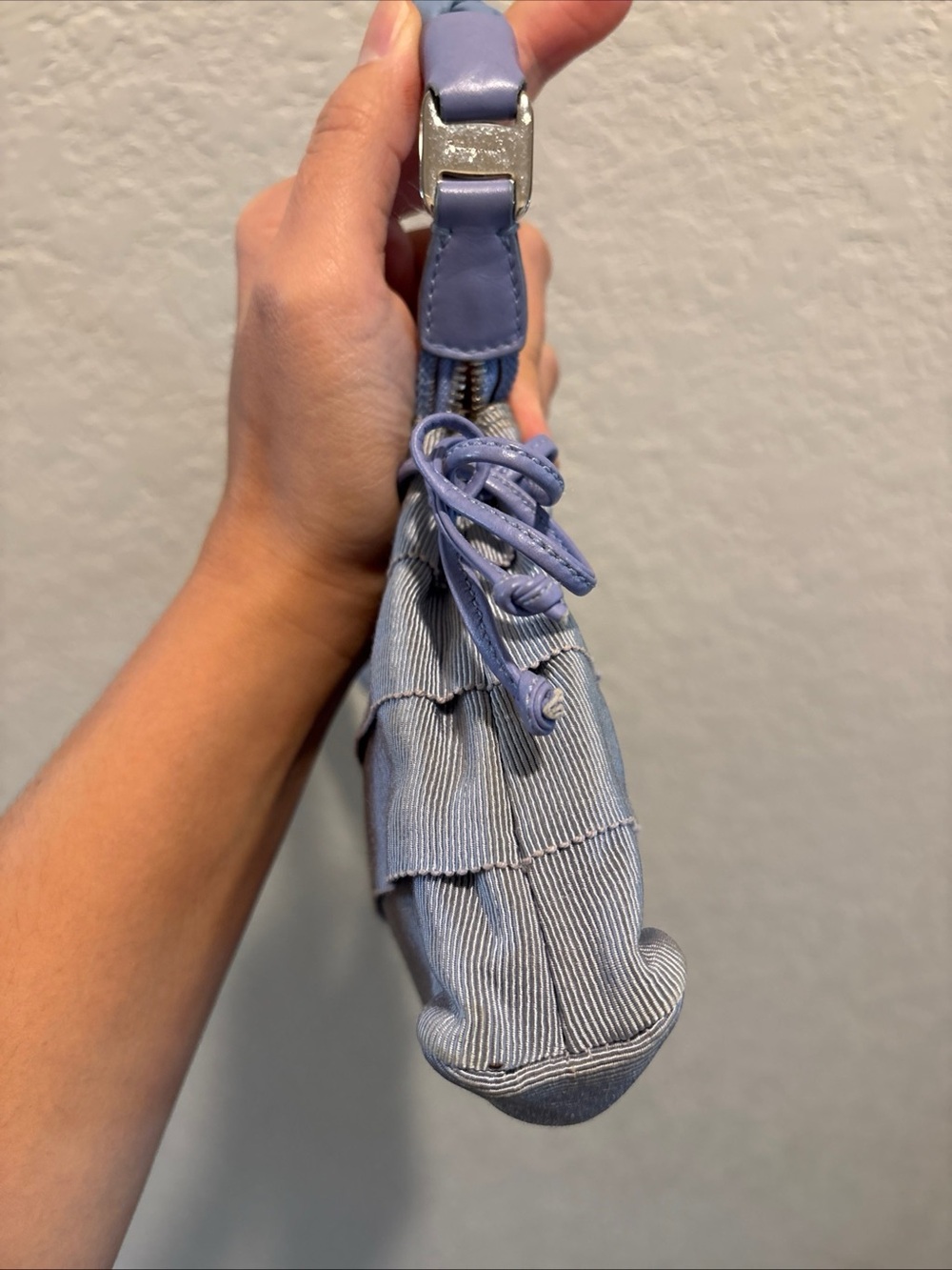 Salvatore Ferragamo Braided
Strap Blue Shoulder Bag - Picture 5 of 16